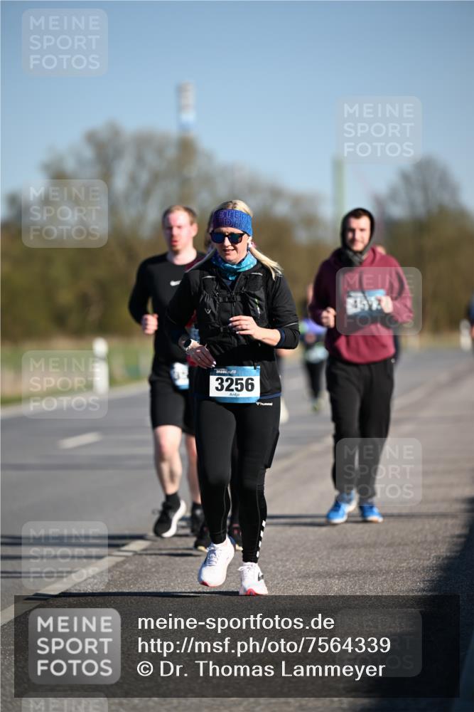 06.04.2025 - 44. Internationalen Wilhelmsburger Insellauf Dr. Thomas Lammeyer http://msf.ph/oto/7564339 06.04.2025 09:39:13 Laufen 3256 meine-sportfotos.de