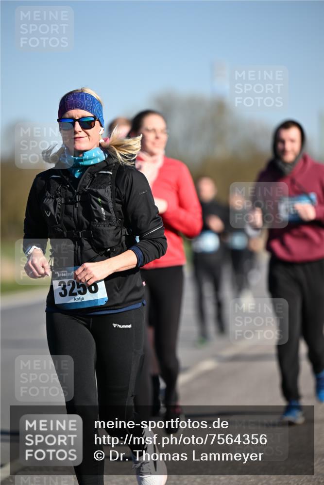06.04.2025 - 44. Internationalen Wilhelmsburger Insellauf Dr. Thomas Lammeyer http://msf.ph/oto/7564356 06.04.2025 09:39:15 Laufen 44, 3256 meine-sportfotos.de