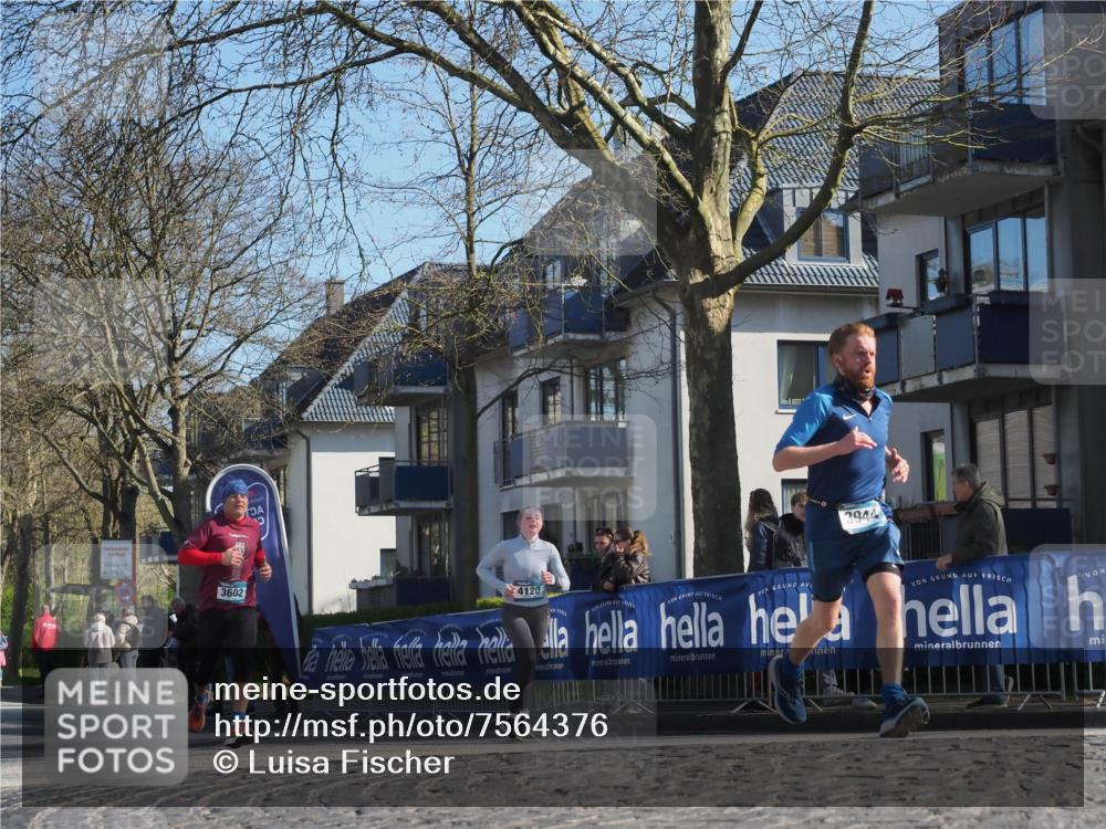 06.04.2025 - 44. Internationalen Wilhelmsburger Insellauf Luisa Fischer http://msf.ph/oto/7564376 06.04.2025 10:35:59 Ziel 3602, 2944, 4120 meine-sportfotos.de