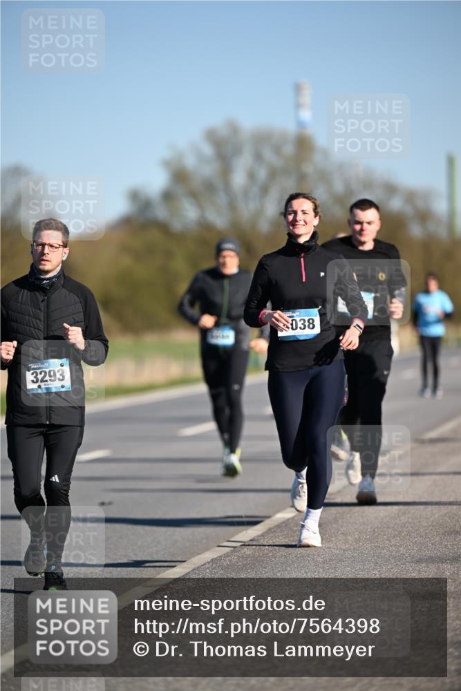 06.04.2025 - 44. Internationalen Wilhelmsburger Insellauf Dr. Thomas Lammeyer http://msf.ph/oto/7564398 06.04.2025 09:39:19 Laufen 3293, 038 meine-sportfotos.de