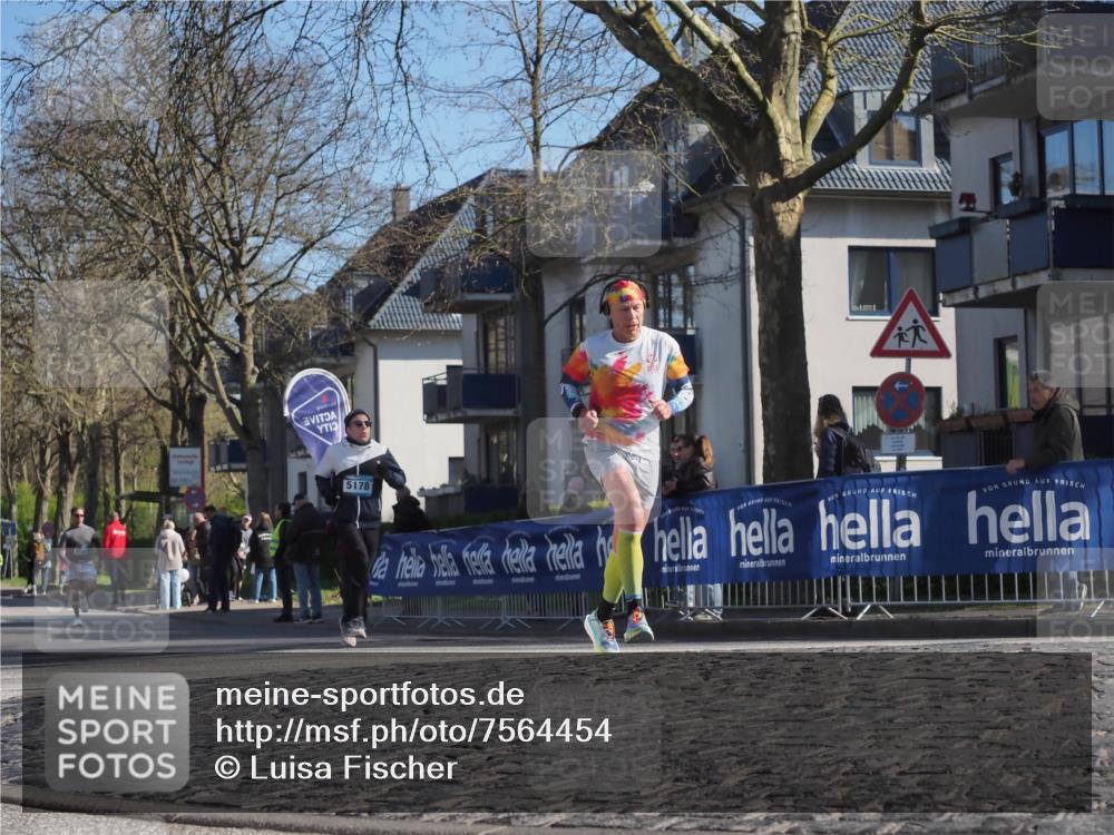 06.04.2025 - 44. Internationalen Wilhelmsburger Insellauf Luisa Fischer http://msf.ph/oto/7564454 06.04.2025 10:36:12 Ziel 3, 5178 meine-sportfotos.de