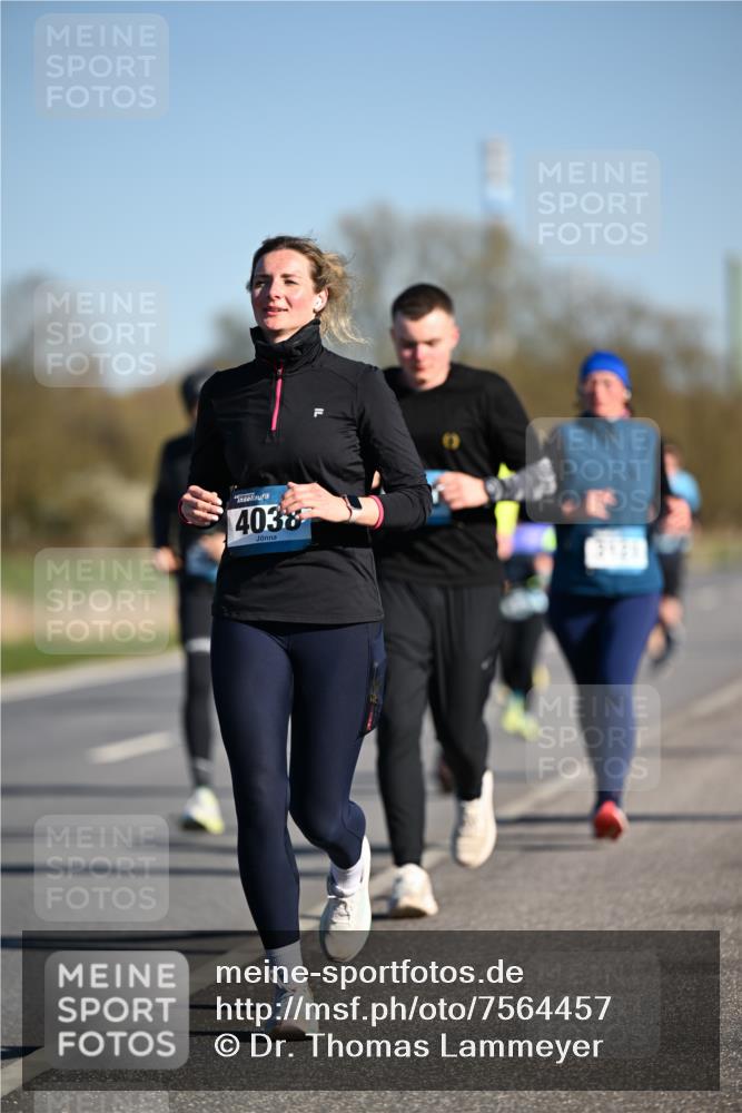 06.04.2025 - 44. Internationalen Wilhelmsburger Insellauf Dr. Thomas Lammeyer http://msf.ph/oto/7564457 06.04.2025 09:39:21 Laufen 4038 meine-sportfotos.de