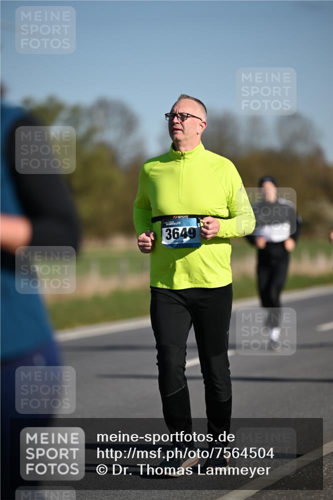 06.04.2025 - 44. Internationalen Wilhelmsburger Insellauf Dr. Thomas Lammeyer http://msf.ph/oto/7564504 06.04.2025 09:39:26 Laufen 3649 meine-sportfotos.de