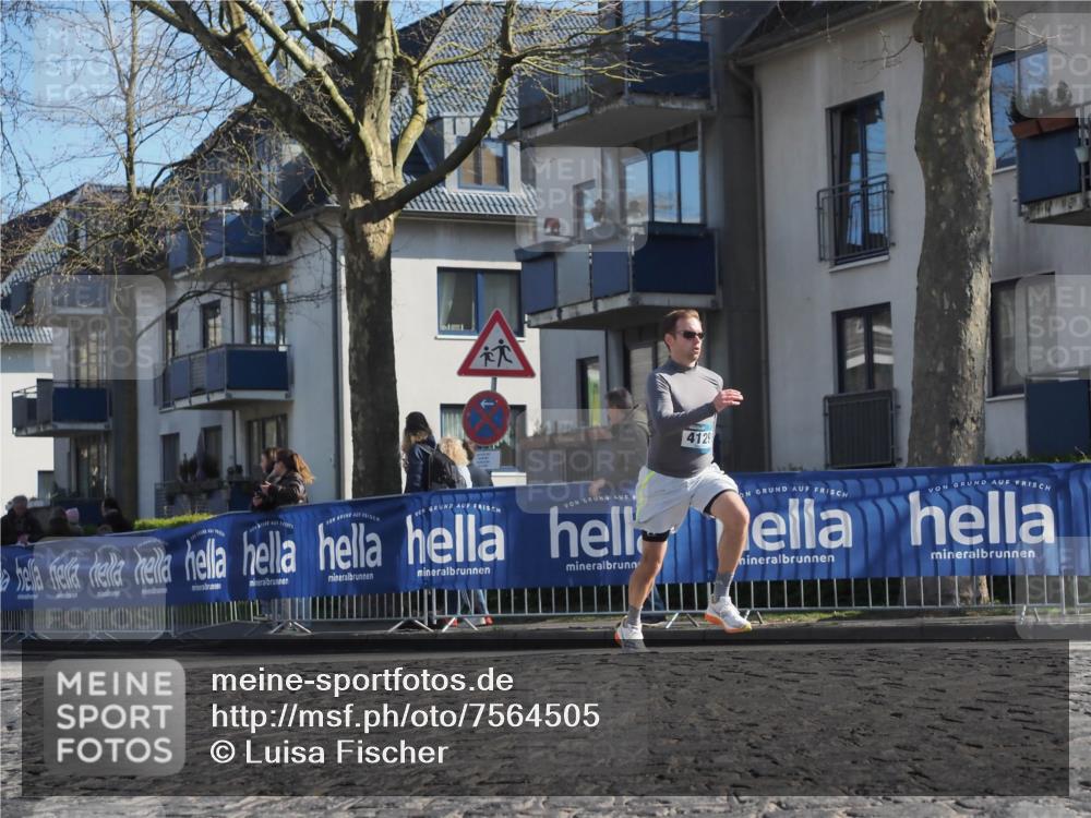 06.04.2025 - 44. Internationalen Wilhelmsburger Insellauf Luisa Fischer http://msf.ph/oto/7564505 06.04.2025 10:36:17 Ziel 4129 meine-sportfotos.de