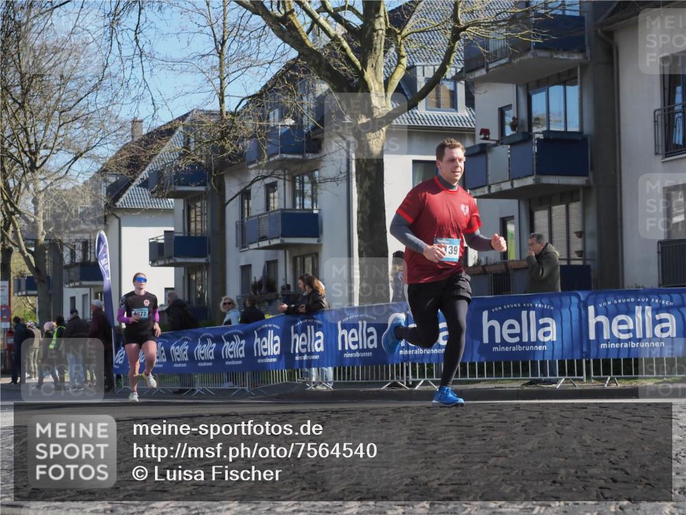 06.04.2025 - 44. Internationalen Wilhelmsburger Insellauf Luisa Fischer http://msf.ph/oto/7564540 06.04.2025 10:36:22 Ziel 4977, 39 meine-sportfotos.de