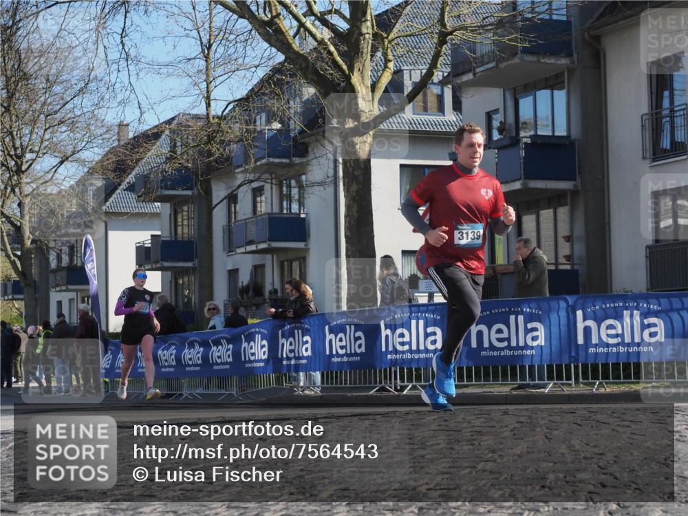 06.04.2025 - 44. Internationalen Wilhelmsburger Insellauf Luisa Fischer http://msf.ph/oto/7564543 06.04.2025 10:36:22 Ziel 3139 meine-sportfotos.de