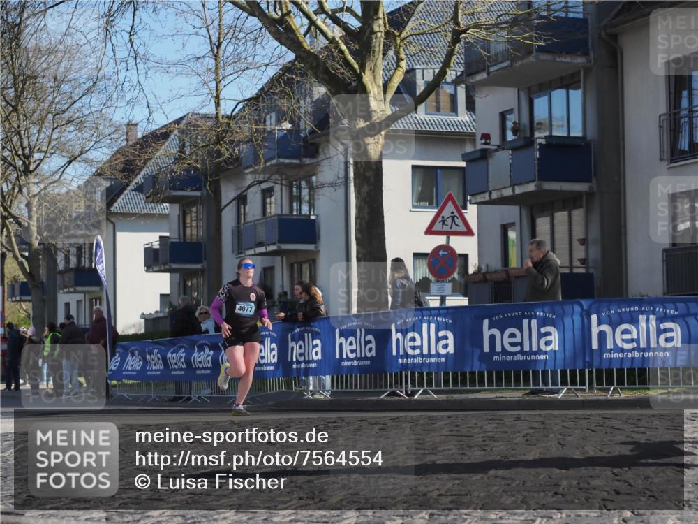 06.04.2025 - 44. Internationalen Wilhelmsburger Insellauf Luisa Fischer http://msf.ph/oto/7564554 06.04.2025 10:36:23 Ziel 4077 meine-sportfotos.de