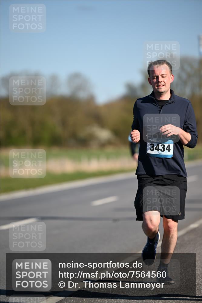06.04.2025 - 44. Internationalen Wilhelmsburger Insellauf Dr. Thomas Lammeyer http://msf.ph/oto/7564560 06.04.2025 09:39:31 Laufen 3434 meine-sportfotos.de