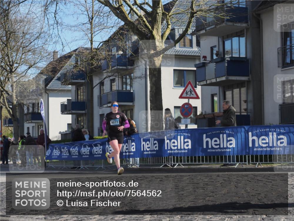 06.04.2025 - 44. Internationalen Wilhelmsburger Insellauf Luisa Fischer http://msf.ph/oto/7564562 06.04.2025 10:36:24 Ziel 4077 meine-sportfotos.de