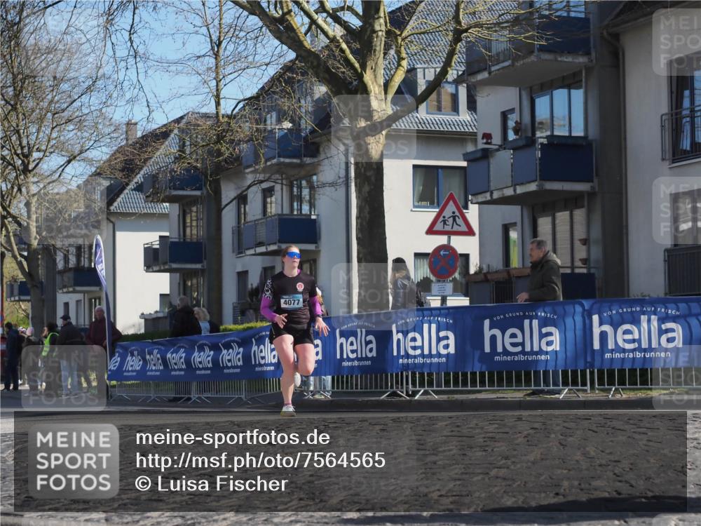 06.04.2025 - 44. Internationalen Wilhelmsburger Insellauf Luisa Fischer http://msf.ph/oto/7564565 06.04.2025 10:36:24 Ziel 4077 meine-sportfotos.de