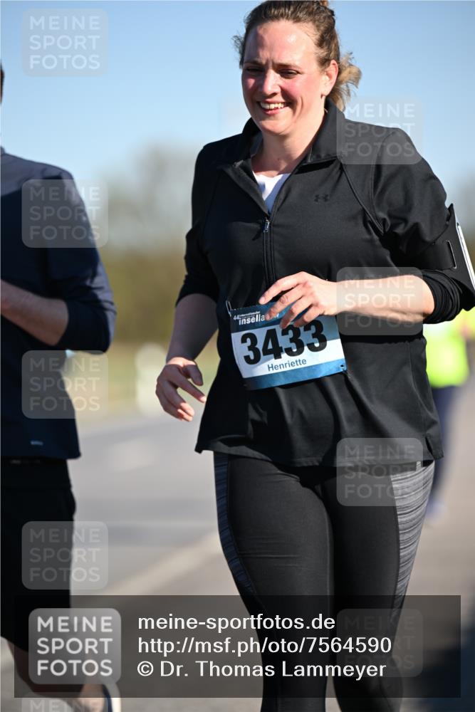 06.04.2025 - 44. Internationalen Wilhelmsburger Insellauf Dr. Thomas Lammeyer http://msf.ph/oto/7564590 06.04.2025 09:39:33 Laufen 3433 meine-sportfotos.de