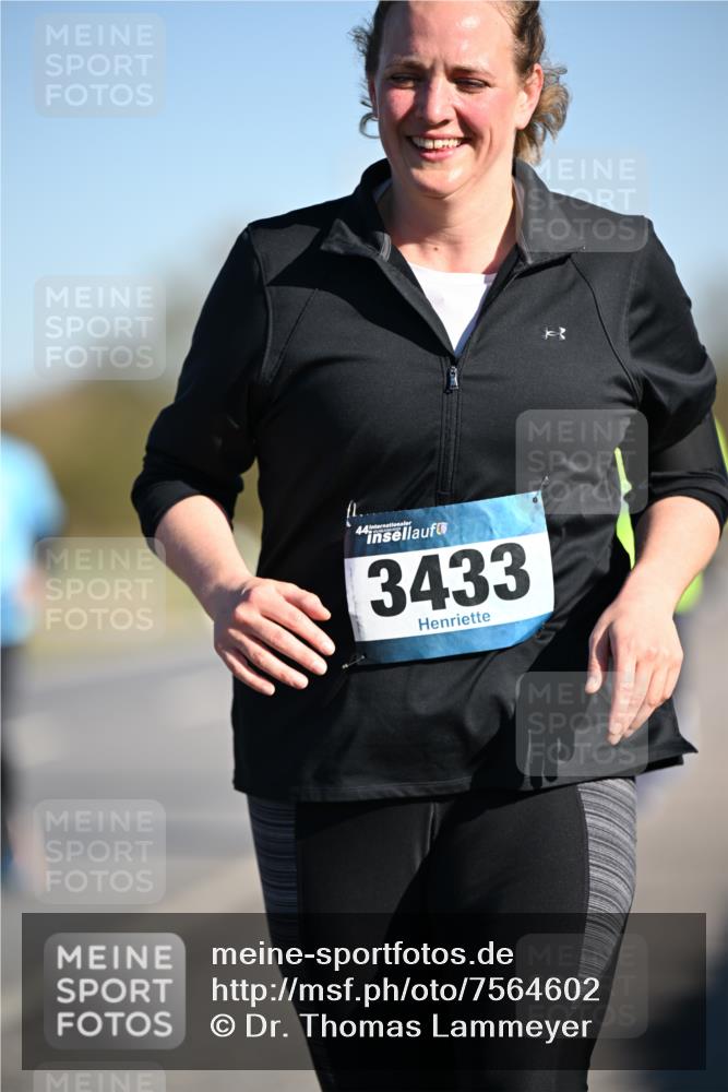 06.04.2025 - 44. Internationalen Wilhelmsburger Insellauf Dr. Thomas Lammeyer http://msf.ph/oto/7564602 06.04.2025 09:39:33 Laufen 44, 3433 meine-sportfotos.de