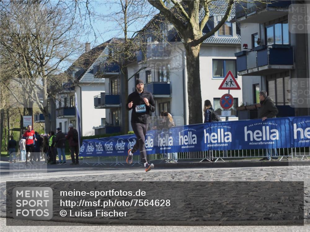 06.04.2025 - 44. Internationalen Wilhelmsburger Insellauf Luisa Fischer http://msf.ph/oto/7564628 06.04.2025 10:36:36 Ziel 5098 meine-sportfotos.de