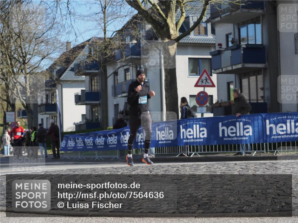 06.04.2025 - 44. Internationalen Wilhelmsburger Insellauf Luisa Fischer http://msf.ph/oto/7564636 06.04.2025 10:36:36 Ziel 5098 meine-sportfotos.de