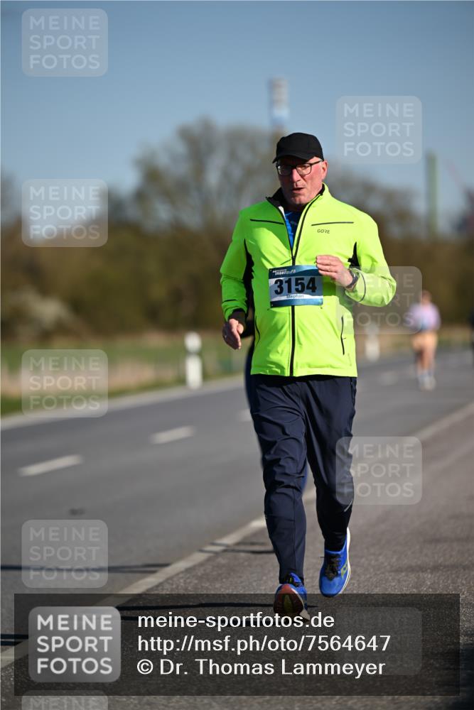 06.04.2025 - 44. Internationalen Wilhelmsburger Insellauf Dr. Thomas Lammeyer http://msf.ph/oto/7564647 06.04.2025 09:39:36 Laufen 3154 meine-sportfotos.de