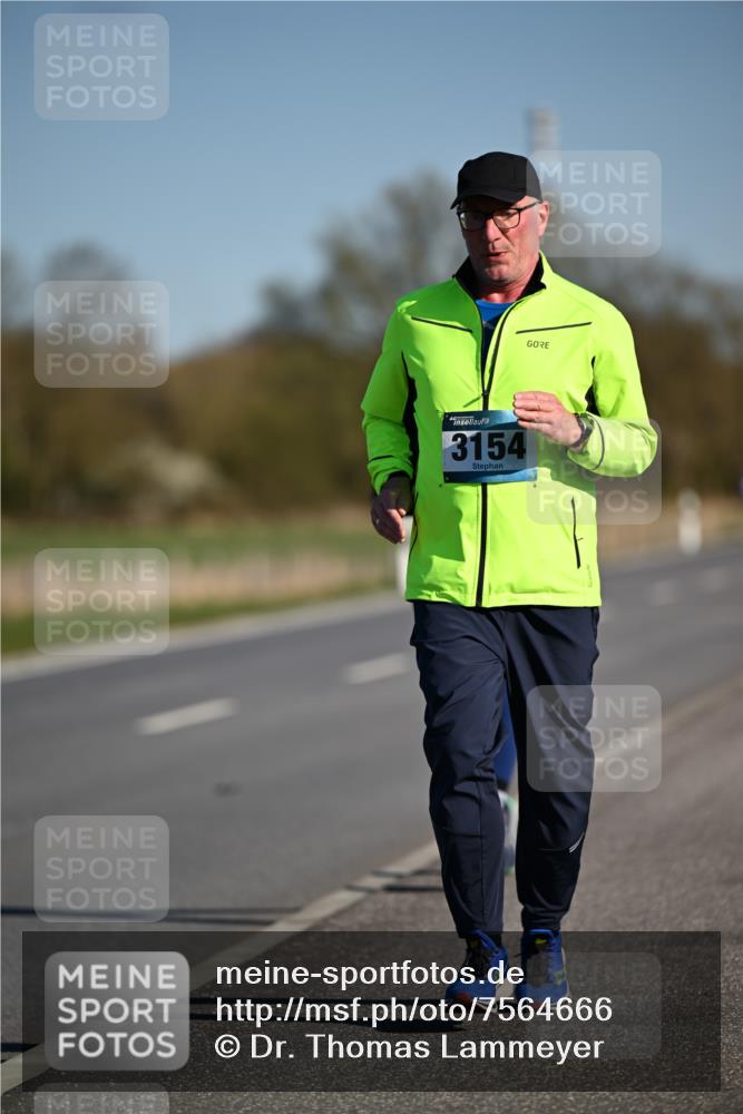 06.04.2025 - 44. Internationalen Wilhelmsburger Insellauf Dr. Thomas Lammeyer http://msf.ph/oto/7564666 06.04.2025 09:39:37 Laufen 3154 meine-sportfotos.de