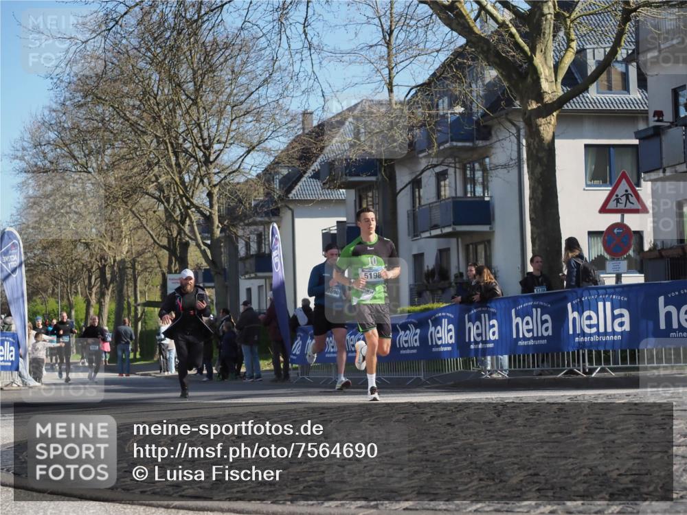 06.04.2025 - 44. Internationalen Wilhelmsburger Insellauf Luisa Fischer http://msf.ph/oto/7564690 06.04.2025 10:36:49 Ziel 3690, 10, 5198, 94, 5108 meine-sportfotos.de