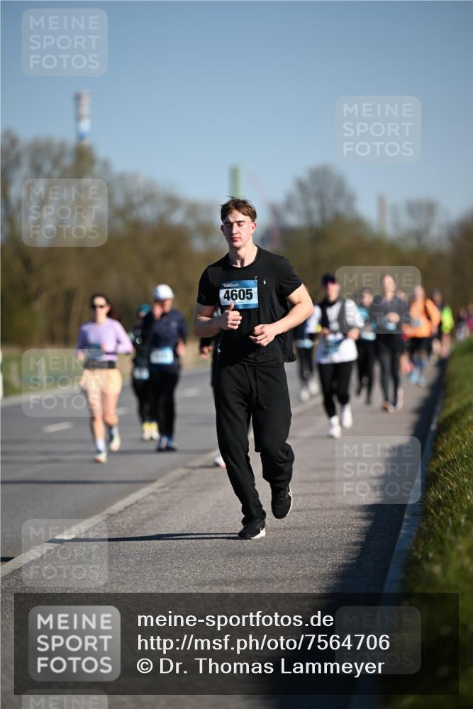 06.04.2025 - 44. Internationalen Wilhelmsburger Insellauf Dr. Thomas Lammeyer http://msf.ph/oto/7564706 06.04.2025 09:39:48 Laufen 4605 meine-sportfotos.de