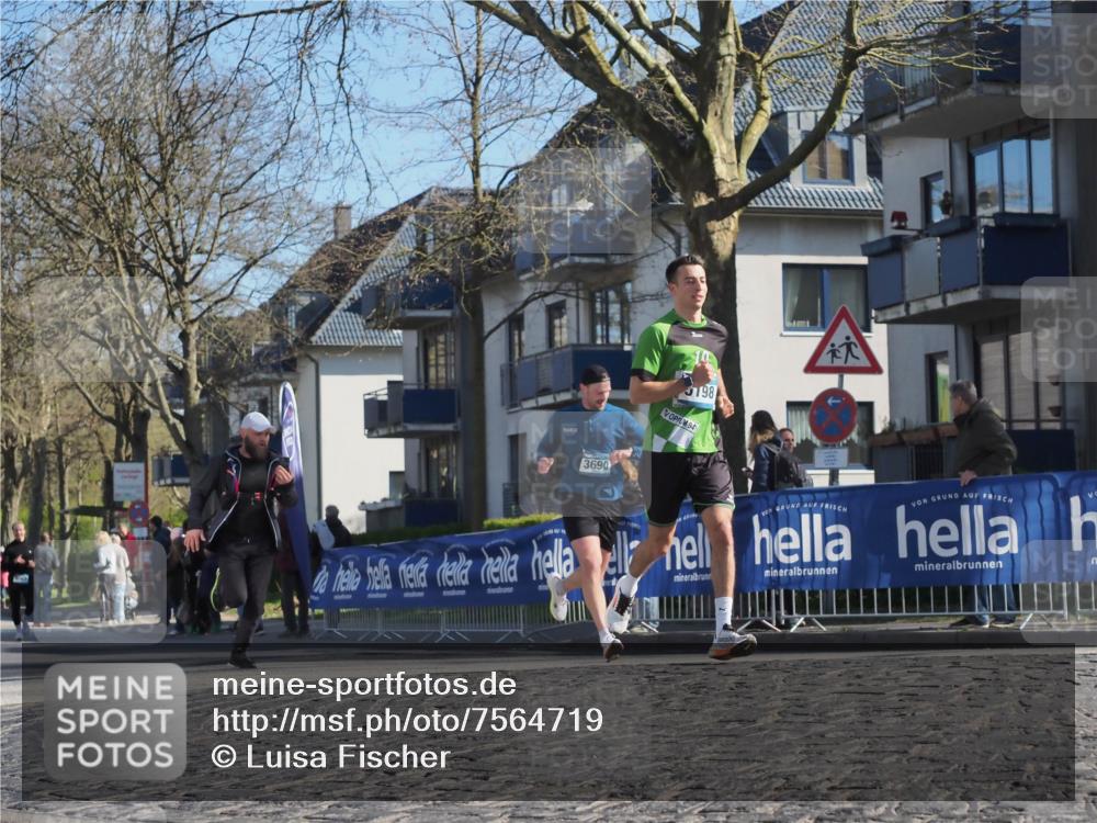 06.04.2025 - 44. Internationalen Wilhelmsburger Insellauf Luisa Fischer http://msf.ph/oto/7564719 06.04.2025 10:36:50 Ziel 3690, 198, 94 meine-sportfotos.de