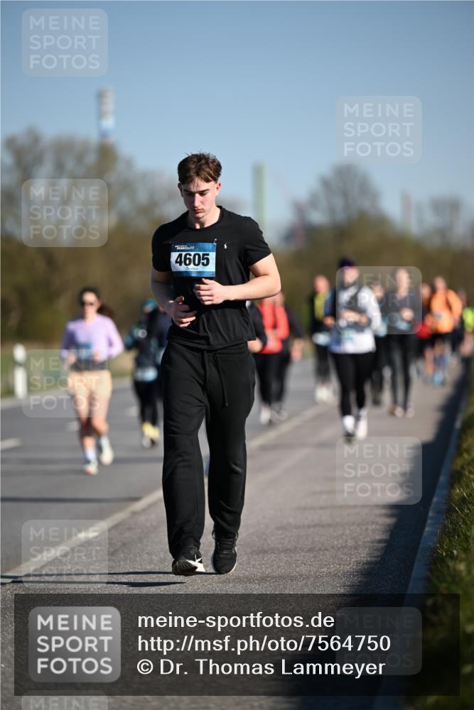 06.04.2025 - 44. Internationalen Wilhelmsburger Insellauf Dr. Thomas Lammeyer http://msf.ph/oto/7564750 06.04.2025 09:39:49 Laufen 4605 meine-sportfotos.de