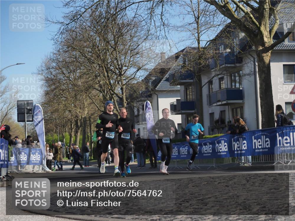 06.04.2025 - 44. Internationalen Wilhelmsburger Insellauf Luisa Fischer http://msf.ph/oto/7564762 06.04.2025 10:36:56 Ziel 3543, 5084, 5067, 3819, 7 meine-sportfotos.de