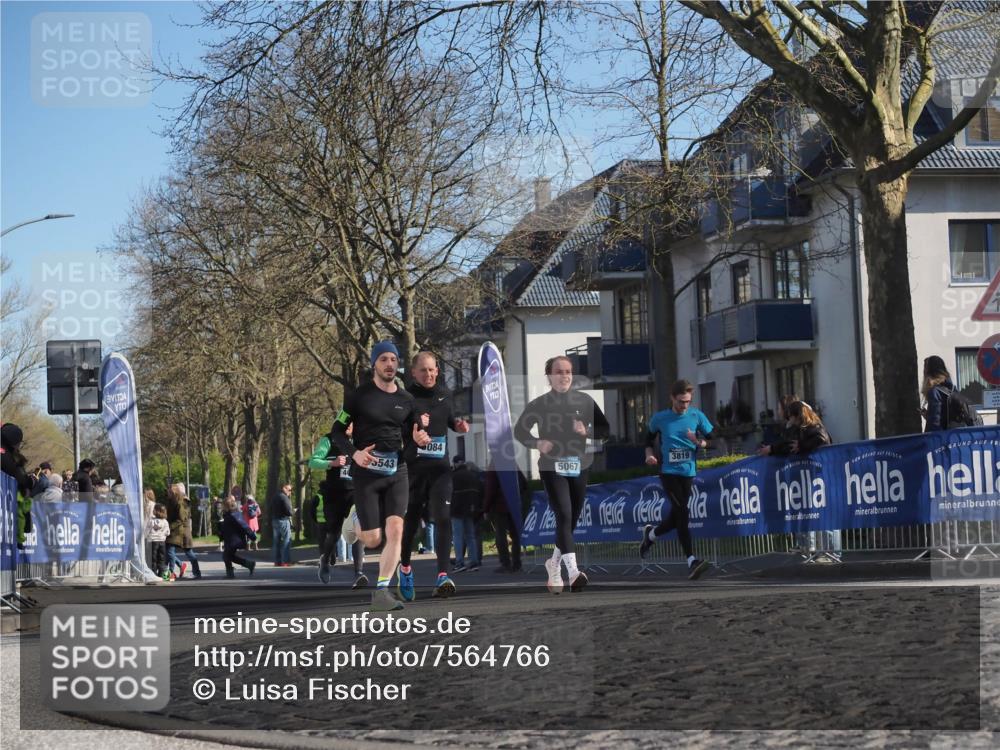 06.04.2025 - 44. Internationalen Wilhelmsburger Insellauf Luisa Fischer http://msf.ph/oto/7564766 06.04.2025 10:36:56 Ziel 543, 084, 5067, 3819 meine-sportfotos.de