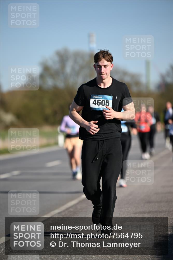 06.04.2025 - 44. Internationalen Wilhelmsburger Insellauf Dr. Thomas Lammeyer http://msf.ph/oto/7564795 06.04.2025 09:39:50 Laufen 4605 meine-sportfotos.de
