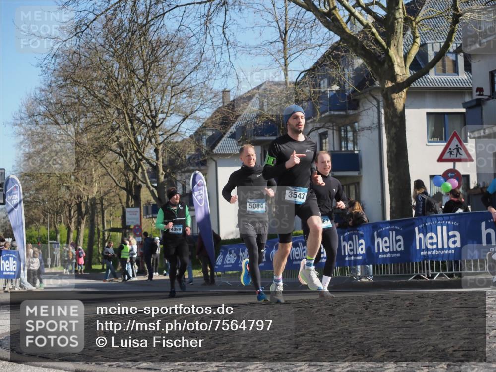 06.04.2025 - 44. Internationalen Wilhelmsburger Insellauf Luisa Fischer http://msf.ph/oto/7564797 06.04.2025 10:36:57 Ziel 4099, 13, 5084, 3543, 167 meine-sportfotos.de