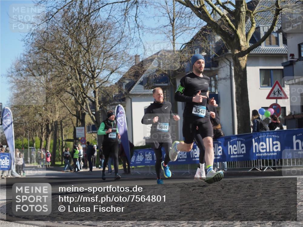 06.04.2025 - 44. Internationalen Wilhelmsburger Insellauf Luisa Fischer http://msf.ph/oto/7564801 06.04.2025 10:36:57 Ziel 4099, 5084, 3543 meine-sportfotos.de