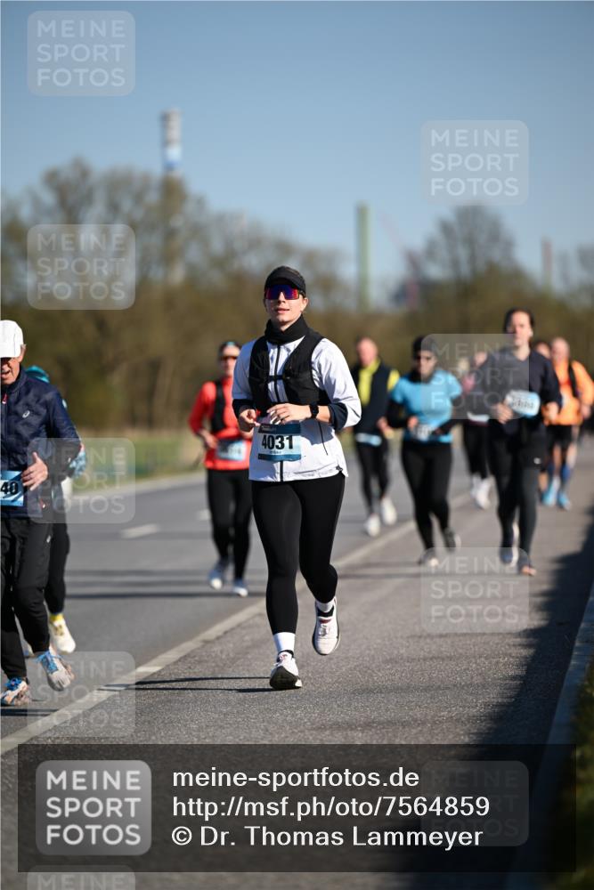 06.04.2025 - 44. Internationalen Wilhelmsburger Insellauf Dr. Thomas Lammeyer http://msf.ph/oto/7564859 06.04.2025 09:39:55 Laufen 40, 4031 meine-sportfotos.de
