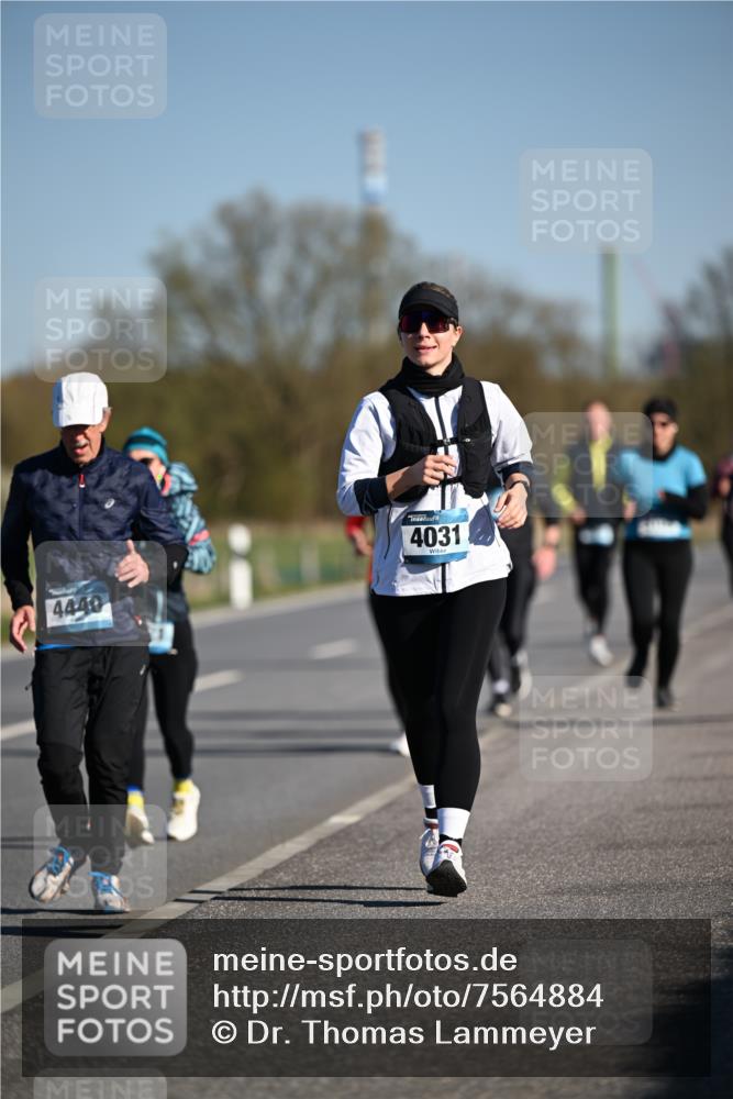 06.04.2025 - 44. Internationalen Wilhelmsburger Insellauf Dr. Thomas Lammeyer http://msf.ph/oto/7564884 06.04.2025 09:39:56 Laufen 4440, 4031 meine-sportfotos.de