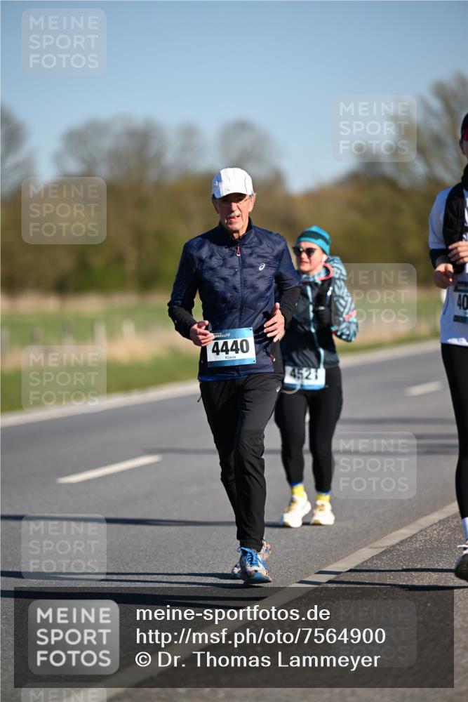 06.04.2025 - 44. Internationalen Wilhelmsburger Insellauf Dr. Thomas Lammeyer http://msf.ph/oto/7564900 06.04.2025 09:39:57 Laufen 4440, 4521, 40 meine-sportfotos.de