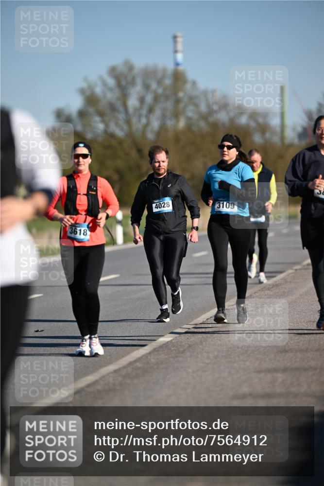 06.04.2025 - 44. Internationalen Wilhelmsburger Insellauf Dr. Thomas Lammeyer http://msf.ph/oto/7564912 06.04.2025 09:39:59 Laufen 3618, 4028, 3109 meine-sportfotos.de