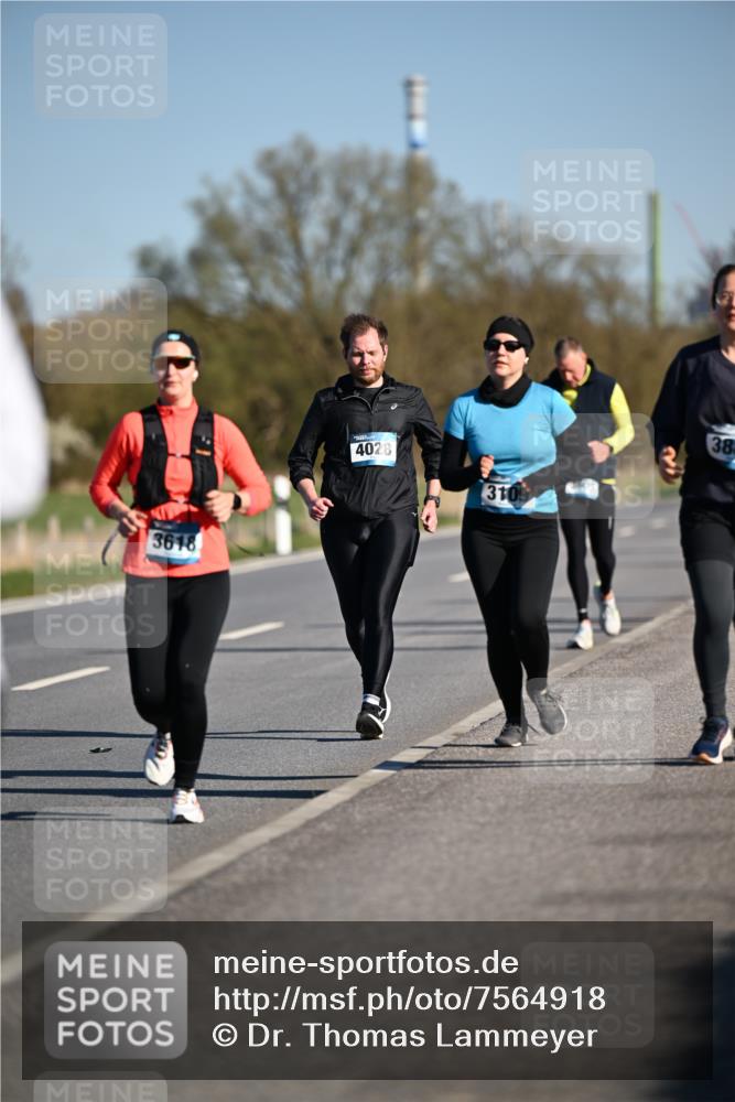 06.04.2025 - 44. Internationalen Wilhelmsburger Insellauf Dr. Thomas Lammeyer http://msf.ph/oto/7564918 06.04.2025 09:39:59 Laufen 3618, 4028, 3109, 2, 38 meine-sportfotos.de