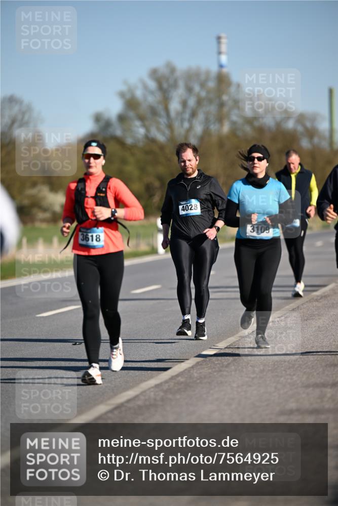 06.04.2025 - 44. Internationalen Wilhelmsburger Insellauf Dr. Thomas Lammeyer http://msf.ph/oto/7564925 06.04.2025 09:40:00 Laufen 3618, 4028, 3109 meine-sportfotos.de