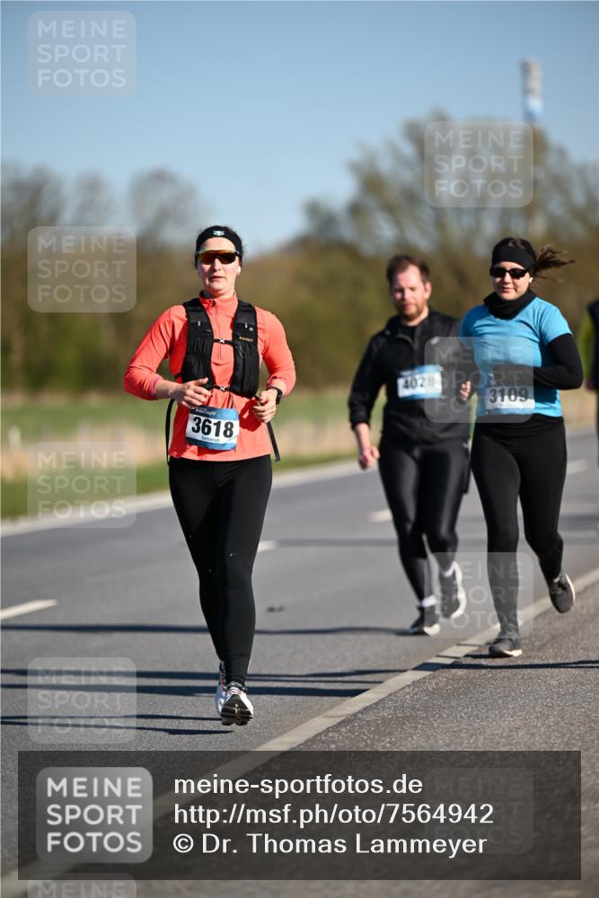 06.04.2025 - 44. Internationalen Wilhelmsburger Insellauf Dr. Thomas Lammeyer http://msf.ph/oto/7564942 06.04.2025 09:40:01 Laufen 3618, 4028, 3109 meine-sportfotos.de