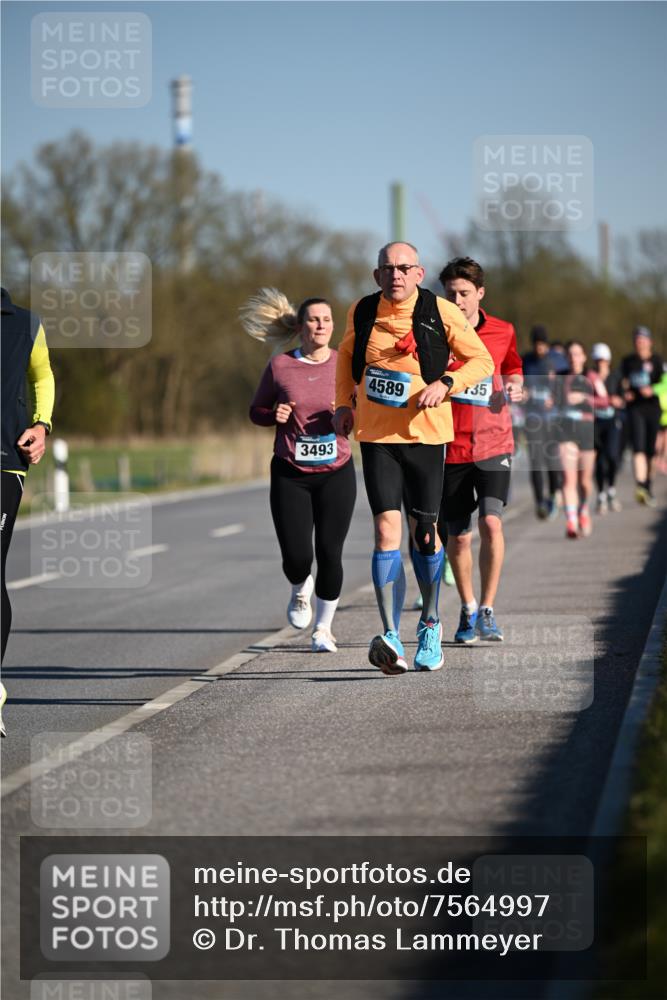 06.04.2025 - 44. Internationalen Wilhelmsburger Insellauf Dr. Thomas Lammeyer http://msf.ph/oto/7564997 06.04.2025 09:40:06 Laufen 3493, 4589, 35 meine-sportfotos.de