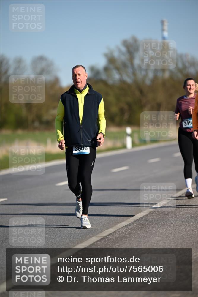 06.04.2025 - 44. Internationalen Wilhelmsburger Insellauf Dr. Thomas Lammeyer http://msf.ph/oto/7565006 06.04.2025 09:40:07 Laufen 349, 3606 meine-sportfotos.de