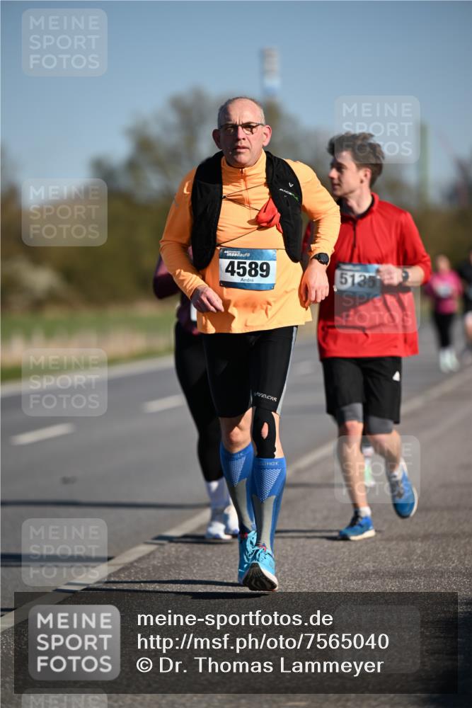 06.04.2025 - 44. Internationalen Wilhelmsburger Insellauf Dr. Thomas Lammeyer http://msf.ph/oto/7565040 06.04.2025 09:40:09 Laufen 4589, 5135 meine-sportfotos.de
