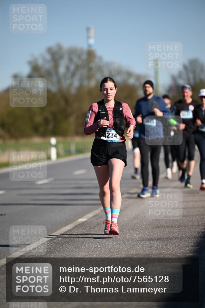 06.04.2025 - 44. Internationalen Wilhelmsburger Insellauf Dr. Thomas Lammeyer http://msf.ph/oto/7565128 06.04.2025 09:40:17 Laufen 4234 meine-sportfotos.de
