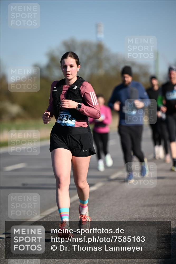 06.04.2025 - 44. Internationalen Wilhelmsburger Insellauf Dr. Thomas Lammeyer http://msf.ph/oto/7565163 06.04.2025 09:40:19 Laufen 4234 meine-sportfotos.de