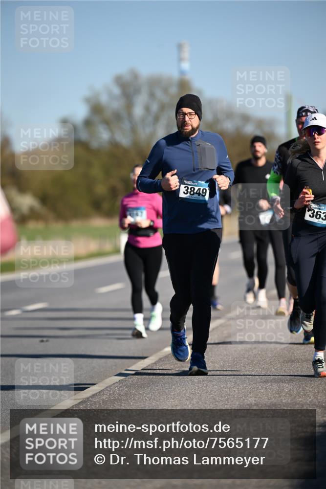 06.04.2025 - 44. Internationalen Wilhelmsburger Insellauf Dr. Thomas Lammeyer http://msf.ph/oto/7565177 06.04.2025 09:40:21 Laufen 3849, 363 meine-sportfotos.de