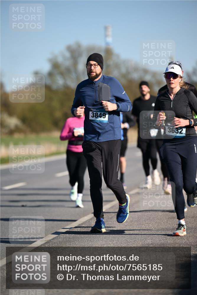 06.04.2025 - 44. Internationalen Wilhelmsburger Insellauf Dr. Thomas Lammeyer http://msf.ph/oto/7565185 06.04.2025 09:40:21 Laufen 3849, 3632 meine-sportfotos.de