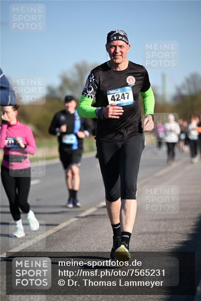 06.04.2025 - 44. Internationalen Wilhelmsburger Insellauf Dr. Thomas Lammeyer http://msf.ph/oto/7565231 06.04.2025 09:40:24 Laufen 4247, 1910, 63 meine-sportfotos.de