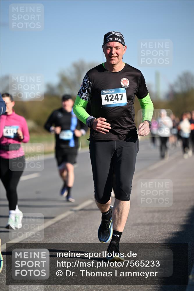 06.04.2025 - 44. Internationalen Wilhelmsburger Insellauf Dr. Thomas Lammeyer http://msf.ph/oto/7565233 06.04.2025 09:40:24 Laufen 4247 meine-sportfotos.de