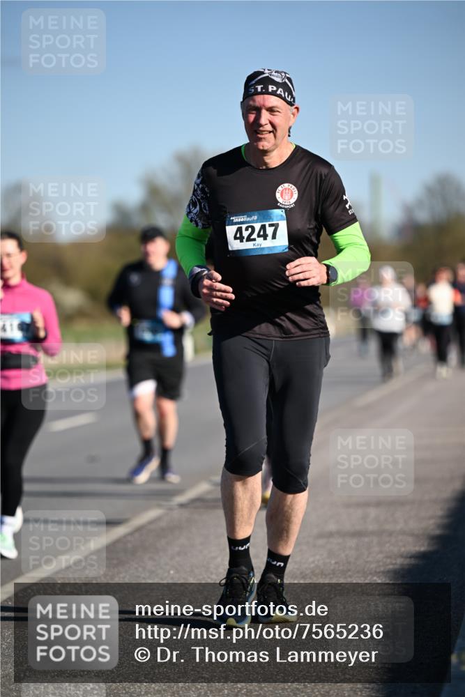06.04.2025 - 44. Internationalen Wilhelmsburger Insellauf Dr. Thomas Lammeyer http://msf.ph/oto/7565236 06.04.2025 09:40:24 Laufen 135, 4247, 7910 meine-sportfotos.de