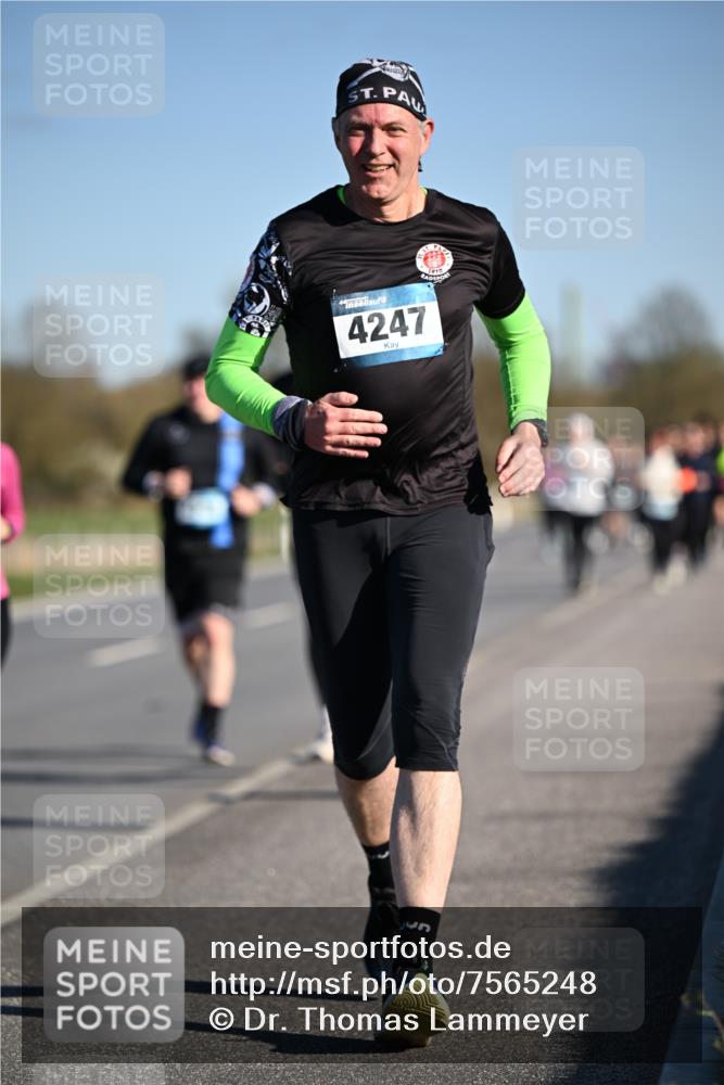 06.04.2025 - 44. Internationalen Wilhelmsburger Insellauf Dr. Thomas Lammeyer http://msf.ph/oto/7565248 06.04.2025 09:40:25 Laufen 4247, 1910, 43 meine-sportfotos.de