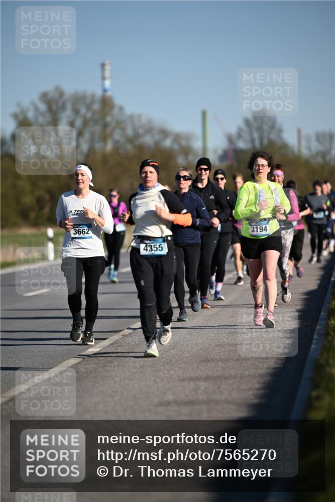 06.04.2025 - 44. Internationalen Wilhelmsburger Insellauf Dr. Thomas Lammeyer http://msf.ph/oto/7565270 06.04.2025 09:40:34 Laufen 3662, 4355, 3194 meine-sportfotos.de