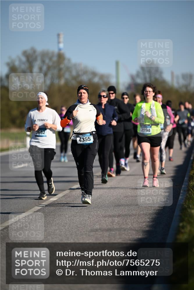 06.04.2025 - 44. Internationalen Wilhelmsburger Insellauf Dr. Thomas Lammeyer http://msf.ph/oto/7565275 06.04.2025 09:40:35 Laufen 3662, 4355, 3194 meine-sportfotos.de
