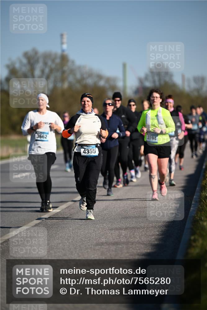 06.04.2025 - 44. Internationalen Wilhelmsburger Insellauf Dr. Thomas Lammeyer http://msf.ph/oto/7565280 06.04.2025 09:40:35 Laufen 3662, 4355, 3194 meine-sportfotos.de